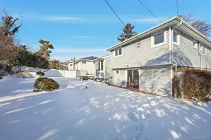 87 Executive Dr, New Hyde Park, NY 11040 - Photo 25