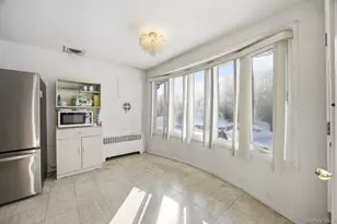 87 Executive Dr, New Hyde Park, NY 11040 - Photo 11