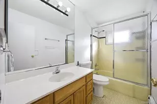 87 Executive Dr, New Hyde Park, NY 11040 - Photo 15