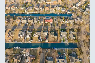 281 Richmond Avenue, Amityville, NY 11701 - Photo 43