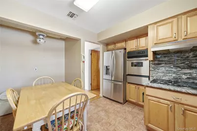 311 Cedar Street, West Hempstead, NY 11550 - Photo 9