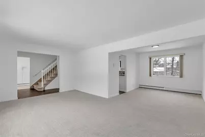 68 Beaumont Drive, Plainview, NY 11803 - Photo 5