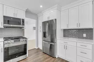 68 Beaumont Dr, Plainview, NY 11803 - Photo 11