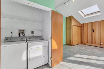 68 Beaumont Drive, Plainview, NY 11803 - Photo 19