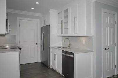 37 Victorian Court #37, Holtsville, NY 11742 - Photo 3