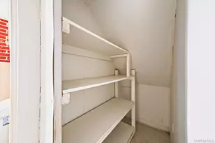 24 Beacon Ln, Hicksville, NY 11801 - Photo 21