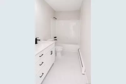 107 E Woodside Avenue, Patchogue, NY 11772 - Photo 5