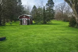 107 E Woodside Ave, Patchogue, NY 11772 - Photo 7