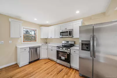 31 Walnut Avenue, Patchogue, NY 11772 - Photo 3