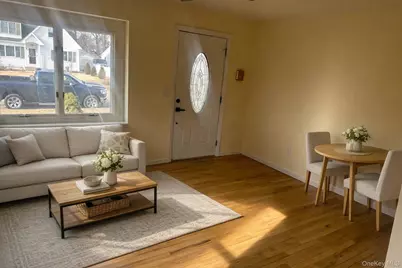 31 Walnut Avenue, Patchogue, NY 11772 - Photo 5