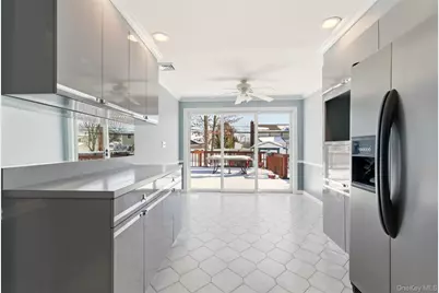 25 Rogers Lane, Smithtown, NY 11787 - Photo 11