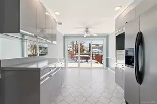 25 Rogers Ln, Smithtown, NY 11787 - Photo 11