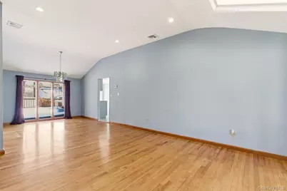 25 Rogers Lane, Smithtown, NY 11787 - Photo 7