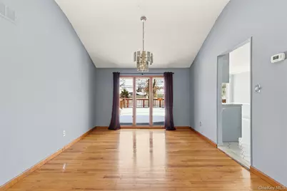 25 Rogers Lane, Smithtown, NY 11787 - Photo 9