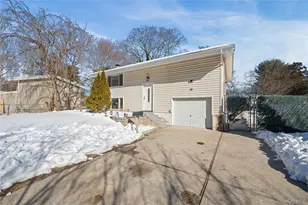 19 Scotch Pine Dr, Islandia, NY 11749 - Photo 3