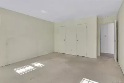 1055 Village Drive #1055, Hauppauge, NY 11788 - Photo 11