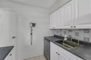 1055 Village Dr, Hauppauge, NY 11788 - Photo 9