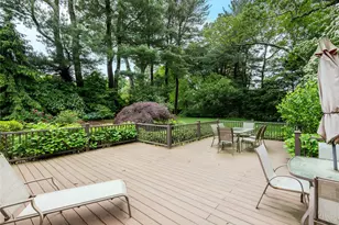 4 Chevy Chase Rd, Huntington, NY 11743 - Photo 23