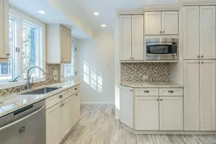 4 Chevy Chase Rd, Huntington, NY 11743 - Photo 13