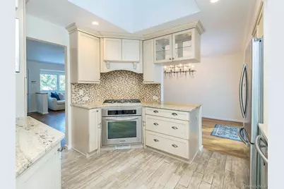 4 Chevy Chase Road, Huntington, NY 11743 - Photo 9