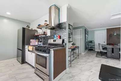 28 Hemlock Street, Central Islip, NY 11722 - Photo 15