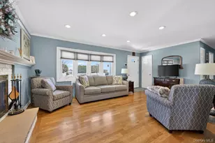 113 Kuhl Ave, Hicksville, NY 11801 - Photo 5