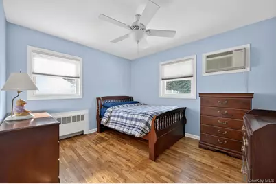 113 Kuhl Avenue, Hicksville, NY 11801 - Photo 15