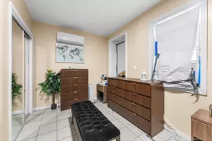 1031 E 216th St, Bronx, NY 10469 - Photo 9