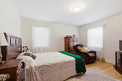 386 Bellevue Avenue, Yonkers, NY 10703 - Photo 11