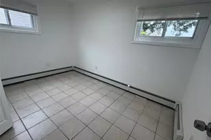 33 Clarissa Dr, Hicksville, NY 11801 - Photo 31