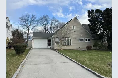 33 Clarissa Drive, Hicksville, NY 11801 - Photo 3