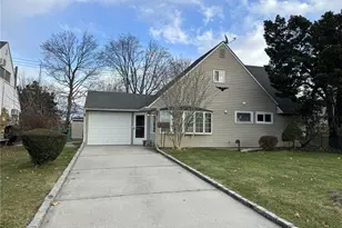 33 Clarissa Dr, Hicksville, NY 11801 - Photo 3