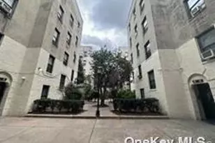 21-05 33 St, Astoria, NY 11101 - Photo 3