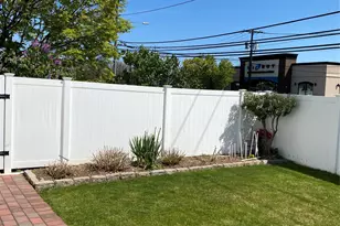 297 Fairfield Ave, Carle Place, NY 11514 - Photo 15