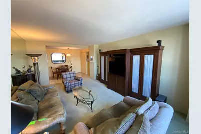 27110 Grand Central Parkway #10F, Floral Park, NY 11005 - Photo 5