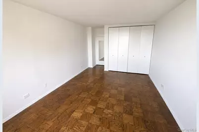 27110 Grand Central Parkway #10F, Floral Park, NY 11005 - Photo 11