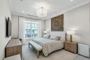 3000 Royal Ct, North Hills, NY 11040 - Photo 9