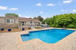 13 Colonial Ln, Bellport, NY 11713 - Photo 5