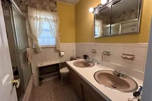 1123 Hyman Ave, Bay Shore, NY 11706 - Photo 27