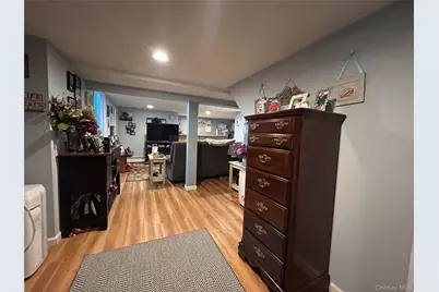 1123 Hyman Avenue, Bay Shore, NY 11706 - Photo 25