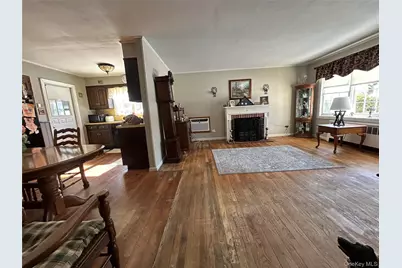 1123 Hyman Avenue, Bay Shore, NY 11706 - Photo 13