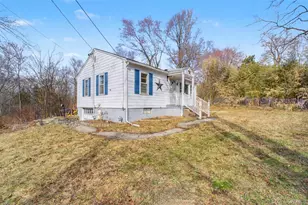 566 Old State Rd E, Wappingers Falls, NY 12590 - Photo 3