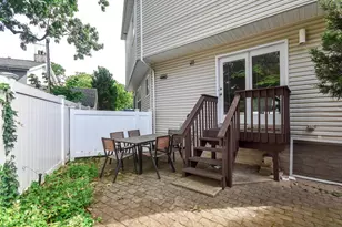 49 Ashwood Rd, Port Washington, NY 11050 - Photo 19