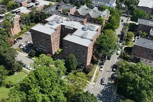 21 Barstow Rd, Great Neck, NY 11021 - Photo 27