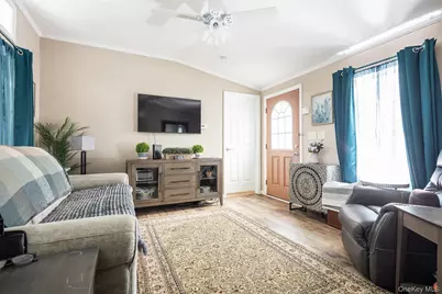 181 Glynwood #181, Riverhead, NY 11901 - Photo 5