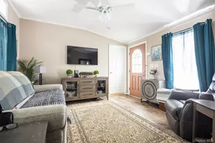 181 Glynwood, Riverhead, NY 11901 - Photo 5