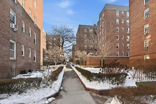 67-11 Yellowstone Blvd, Forest Hills, NY 11375 - Photo 15