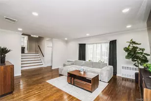 15 Center Dr, Syosset, NY 11791 - Photo 7