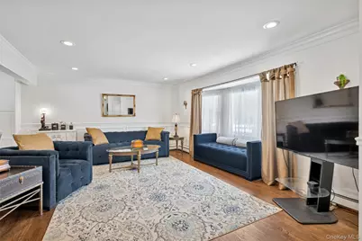 130 Oakview Avenue, Farmingdale, NY 11735 - Photo 3