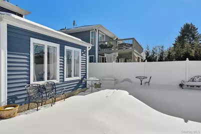 130 Oakview Avenue, Farmingdale, NY 11735 - Photo 23